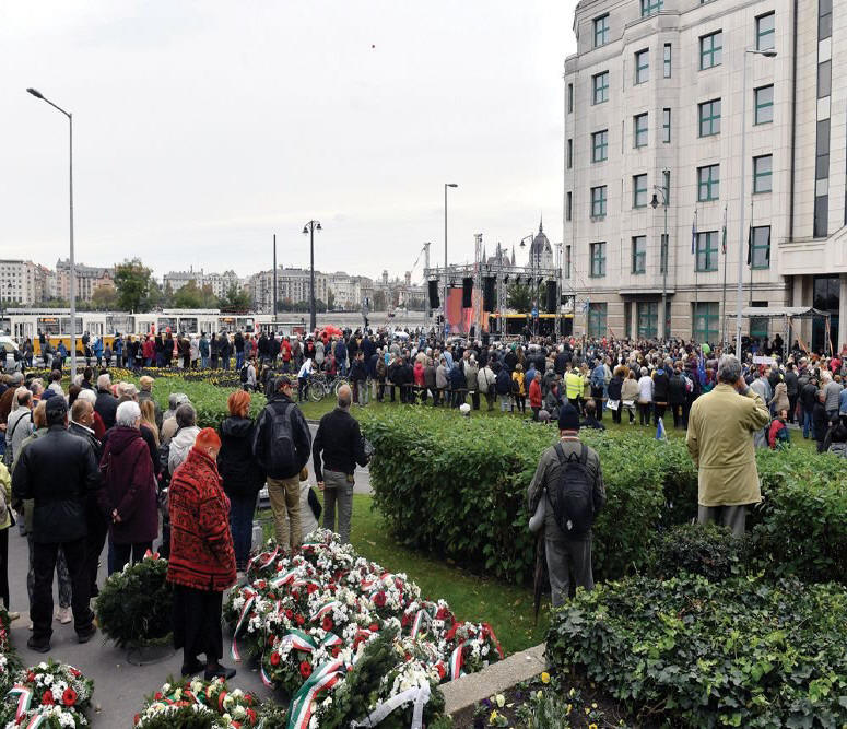 Auf dem Bem József tér versammelte sich der Großteil der ungarischen Opposition. (Foto: MTI / Zoltán Máthé)