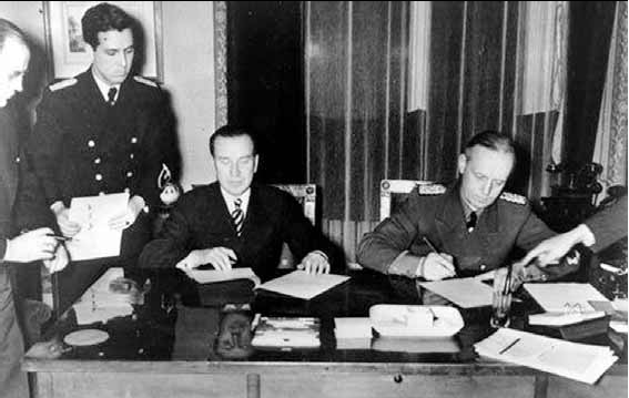 Foto: Unterzeichnung des Staatsvertrags im Auswärtigen Amt am 22. März 1939: Litauens Außenminister Juozas Urbšys (links) und sein deutscher Amtskollege Joachim von Ribbentrop