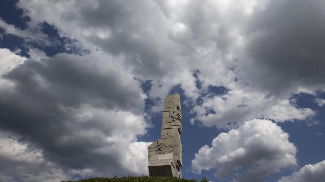 Das Denkmal "Westerplatte" zu Ehren der polnischen Verteidiger in der gleichnamigen Gedenkstätte in Danzig in Polen, aufgenommen am 17.06.2012. (picture alliance / dpa / Jens Wolf)